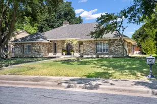 10115 Laingtree Dr, Dallas, TX 75243 - Photo 29