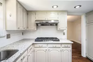 10115 Laingtree Dr, Dallas, TX 75243 - Photo 11
