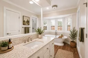 10115 Laingtree Dr, Dallas, TX 75243 - Photo 5