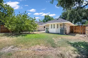 10115 Laingtree Dr, Dallas, TX 75243 - Photo 27