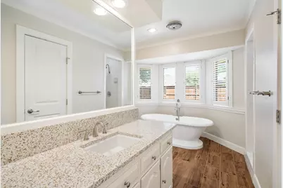 10115 Laingtree Drive, Dallas, TX 75243 - Photo 17