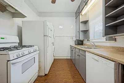 904 W Hickory Street #B, Denton, TX 76201 - Photo 5