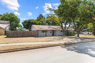 213 Wilshire Dr, Euless, TX 76040 - Photo 27