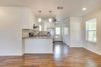 128 Tarrant Avenue, Burleson, TX 76028 - Photo 11