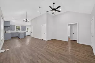610 E Texas St, Denison, TX 75021 - Photo 3