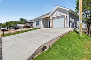 1312 Phoenix Ct, Granbury, TX 76048 - Photo 3