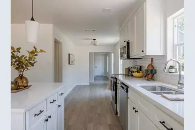 4033 Locke Avenue, Fort Worth, TX 76107 - Photo 9