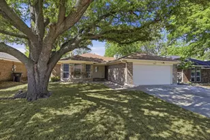 1140 W Hills Terrace, Saginaw, TX 76179 - Photo 17
