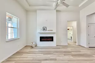 5555 Mercedes Cir, Granbury, TX 76048 - Photo 5
