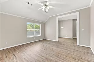 324 Camp Creek Dr, Arlington, TX 76002 - Photo 17