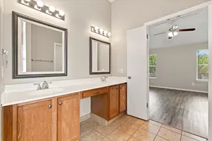 324 Camp Creek Dr, Arlington, TX 76002 - Photo 23