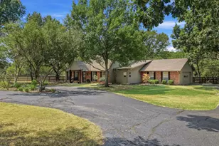 1806 Carriage Estates Rd, Sherman, TX 75092 - Photo 3