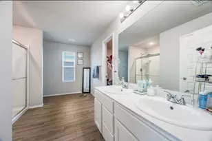 926 Hurstwood Dr, Van Alstyne, TX 75495 - Photo 9
