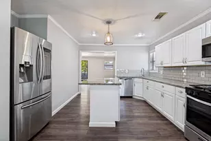 3838 Dutton Dr, Dallas, TX 75211 - Photo 13