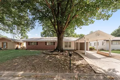 1716 Harris Street, Gainesville, TX 76240 - Photo 3