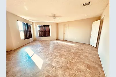 8520 Hawkview Drive, Fort Worth, TX 76179 - Photo 11