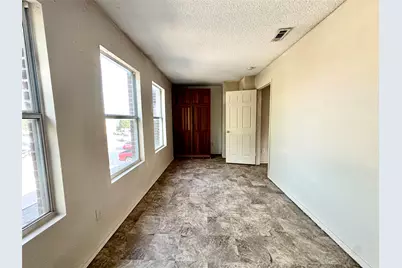 8520 Hawkview Drive, Fort Worth, TX 76179 - Photo 5