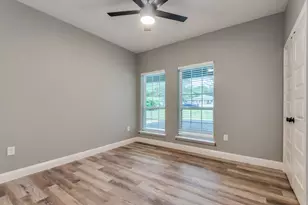 7842 Doak St, Dallas, TX 75217 - Photo 9