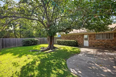 2925 Melmar Park Street, Commerce, TX 75428 - Photo 27