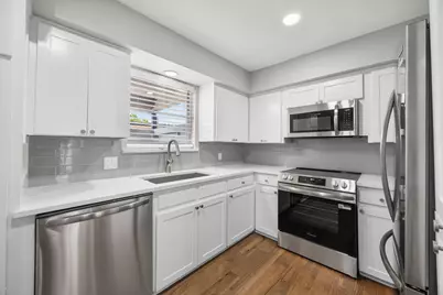 6035 Sandhurst Lane #B, Dallas, TX 75206 - Photo 1