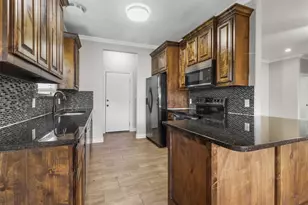1624 E King St, Sherman, TX 75090 - Photo 3
