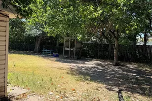 313 Lawndale St, Robinson, TX 76706 - Photo 15