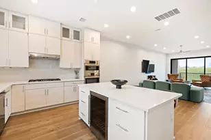 381 E Greenbriar Ln, Dallas, TX 75203 - Photo 11