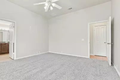 2927 Albares, Grand Prairie, TX 75054 - Photo 19