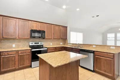 2927 Albares, Grand Prairie, TX 75054 - Photo 13