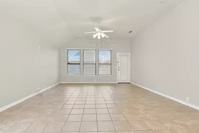 2927 Albares, Grand Prairie, TX 75054 - Photo 5