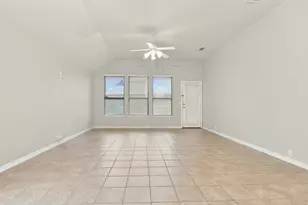 2927 Albares Dr, Grand Prairie, TX 75054 - Photo 5