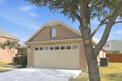 2927 Albares, Grand Prairie, TX 75054 - Photo 3