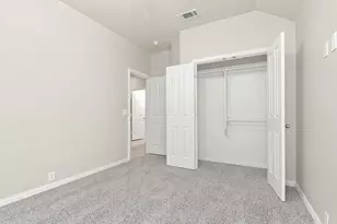 2927 Albares Dr, Grand Prairie, TX 75054 - Photo 15