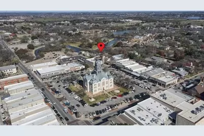 218 N Crockett Street, Granbury, TX 76048 - Photo 11