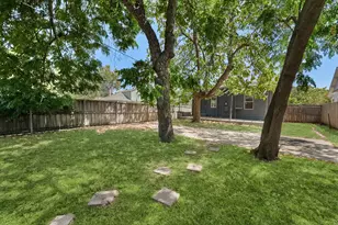 501 S Clinton Ave, Dallas, TX 75208 - Photo 27
