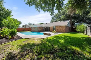 1101 De Pauw Dr, Arlington, TX 76012 - Photo 23