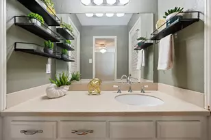 1101 De Pauw Dr, Arlington, TX 76012 - Photo 15