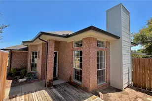 405 Odell St, Cleburne, TX 76033 - Photo 3
