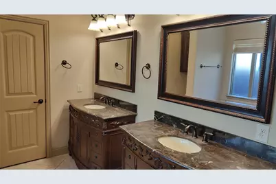 113 Chelsea Court, Lewisville, TX 75067 - Photo 19