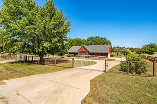 800 Oak Ln Dr, Joshua, TX 76058 - Photo 5