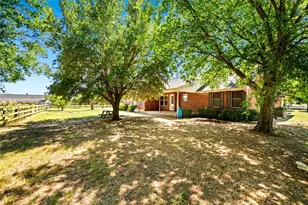 800 Oak Ln Dr, Joshua, TX 76058 - Photo 9