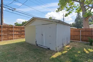 8133 Cavalier Cir, Dallas, TX 75227 - Photo 19