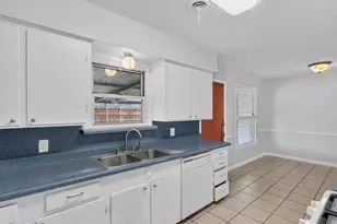 8133 Cavalier Cir, Dallas, TX 75227 - Photo 9