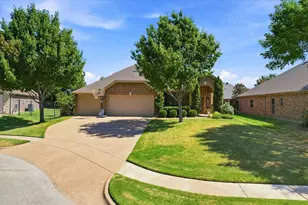 102 Chase Oaks Ct, Mansfield, TX 76063 - Photo 3