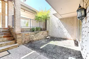 19 Country Lake Dr, Carrollton, TX 75006 - Photo 5