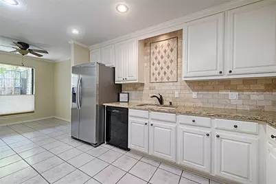 19 Country Lake Drive, Carrollton, TX 75006 - Photo 9