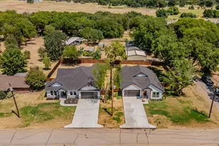 303 Hobbs Ave, Boyd, TX 76023 - Photo 37