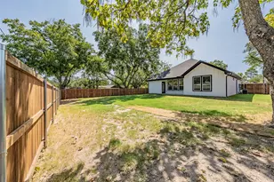 303 Hobbs Ave, Boyd, TX 76023 - Photo 3