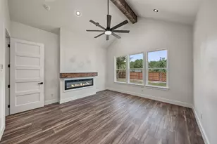 305 Hobbs Ave, Boyd, TX 76023 - Photo 29