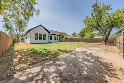 305 Hobbs Avenue, Boyd, TX 76023 - Photo 5
